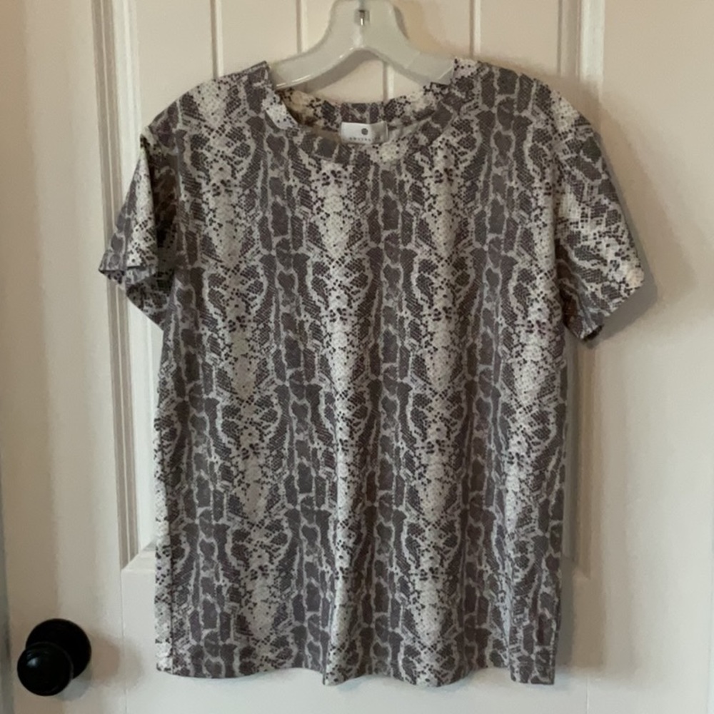Socialite T-shirt
